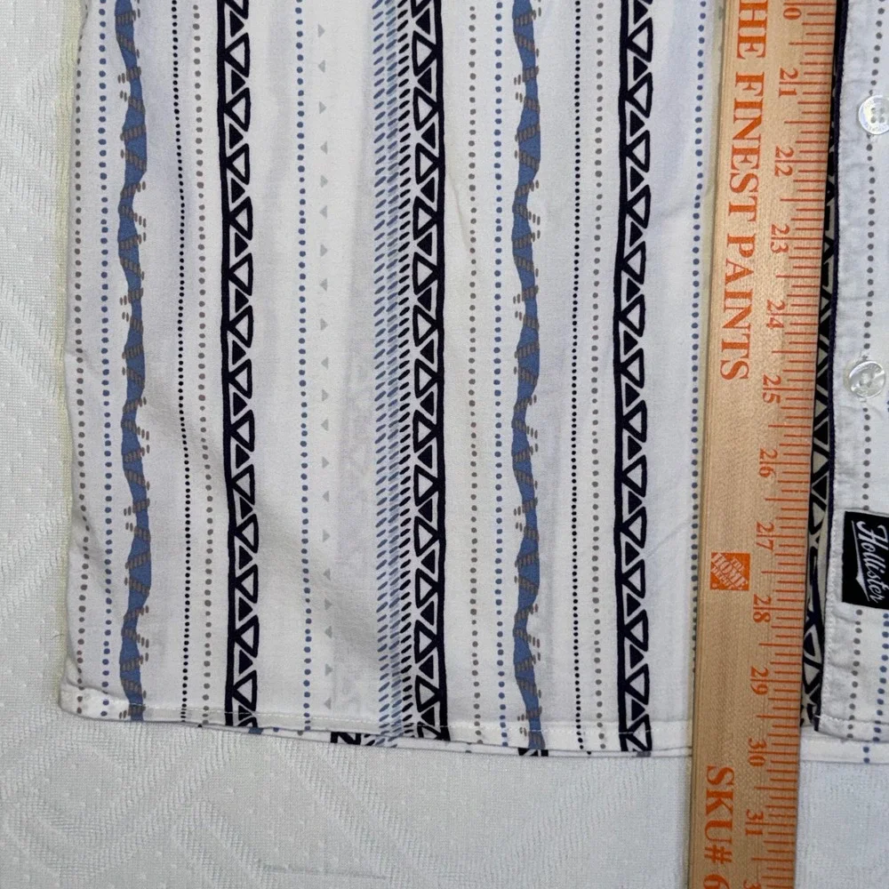 Hollister‎ Mens Short Sleeve Button Down Shirt White Blue Tribal Stripe Large